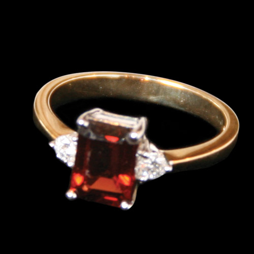 9ct Gold Garnet And Diamond Ring